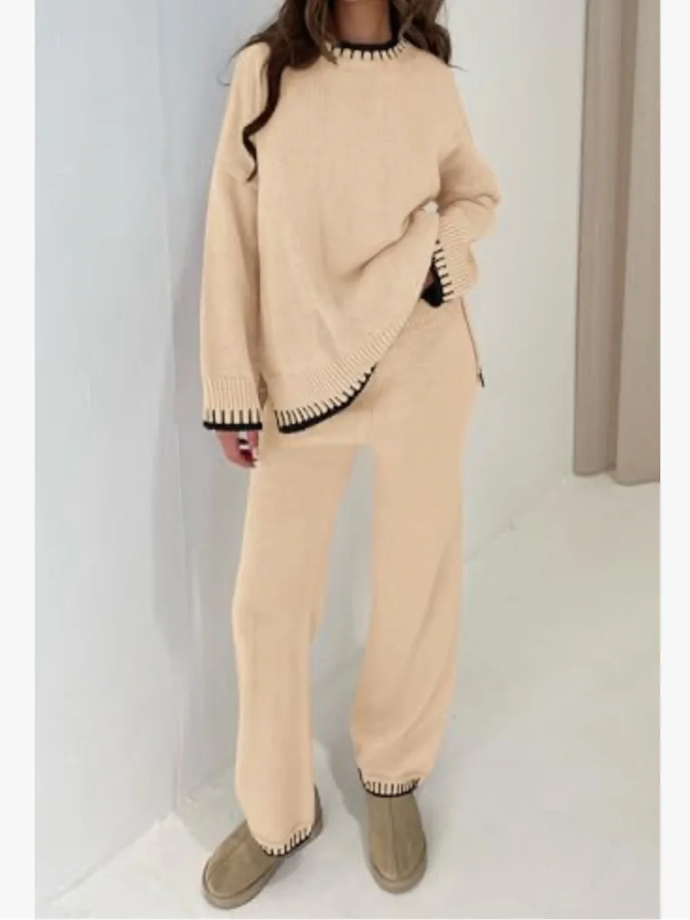Beige Knit Two-Piece Loungewear Set with Black Trim W1